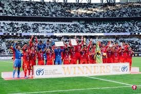 珍妮：浓眉是基石 本没打算交易他 所以为了东契奇我们付出了很多