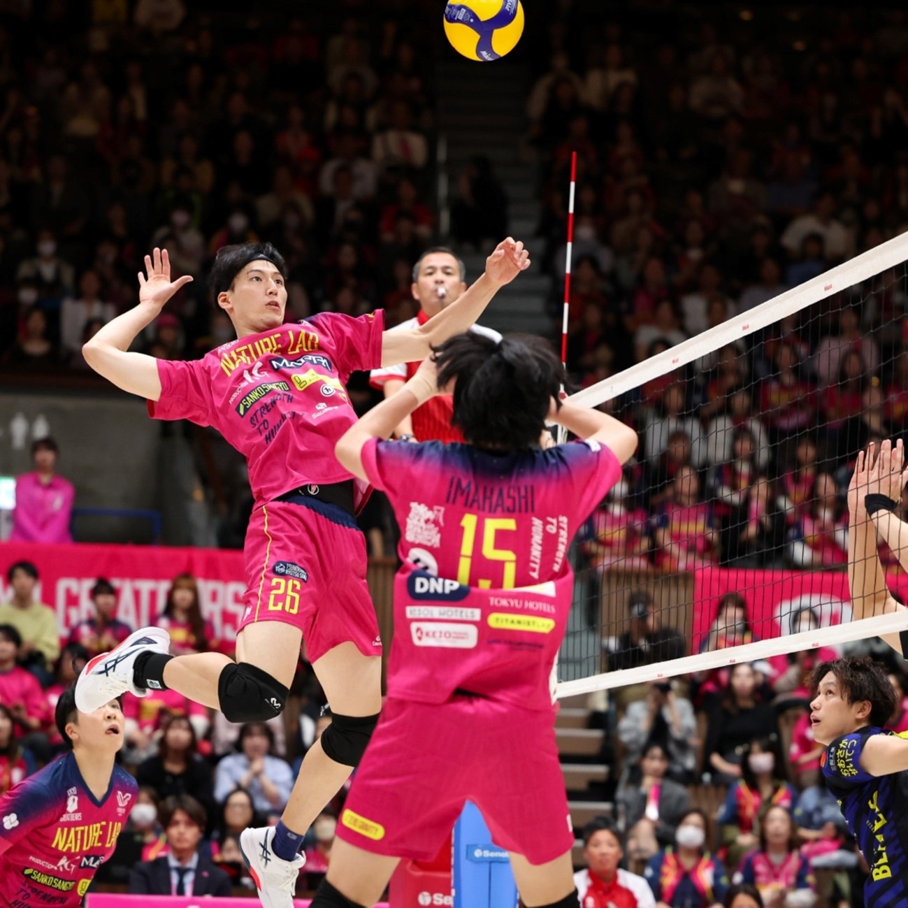 LPL冠军打野身败名裂！1场比赛被抢3条龙，观众：BLG是对的