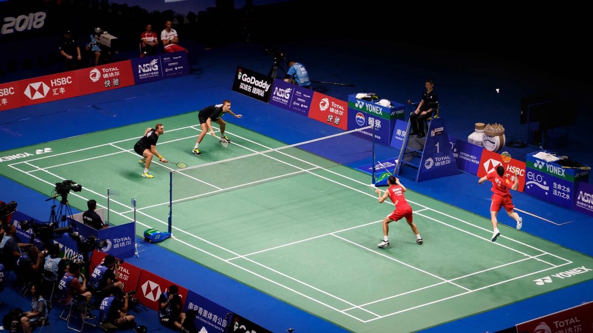 场豪门间的 场豪门间的